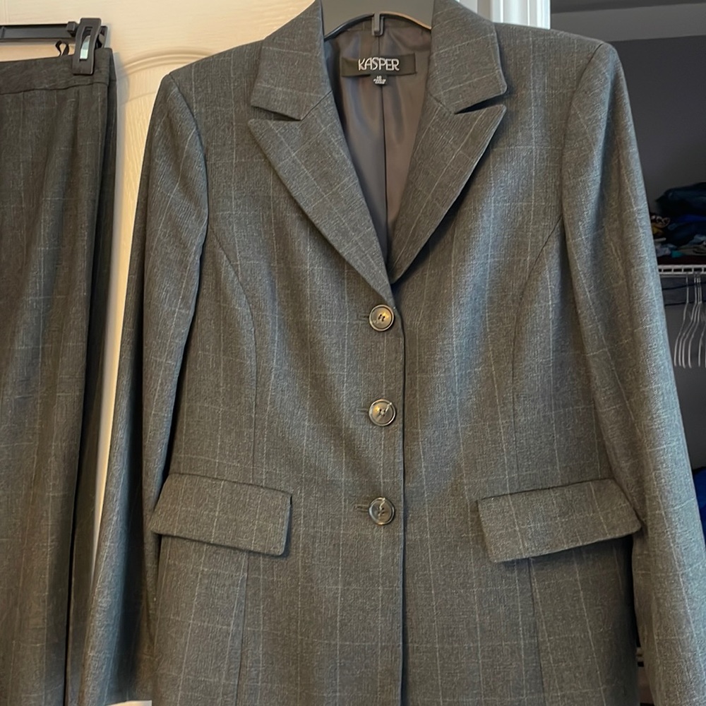 Kasper, ladies paints suit, size 10